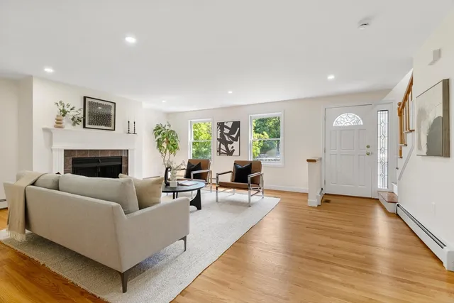 $6,700 | 29 Cottage Street, Unit 29, Newton, MA 02464