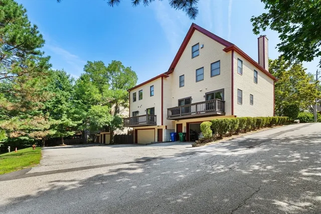 $6,700 | 29 Cottage Street, Unit 29, Newton, MA 02464