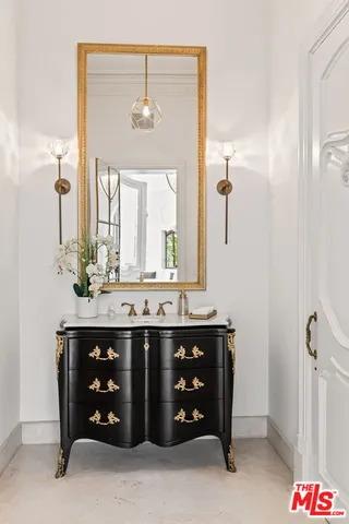 $85,000 | 1091 Laurel Way, Beverly Hills, CA 90210