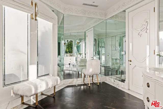 $85,000 | 1091 Laurel Way, Beverly Hills, CA 90210