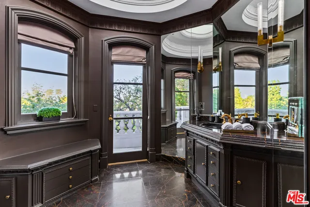 $85,000 | 1091 Laurel Way, Beverly Hills, CA 90210