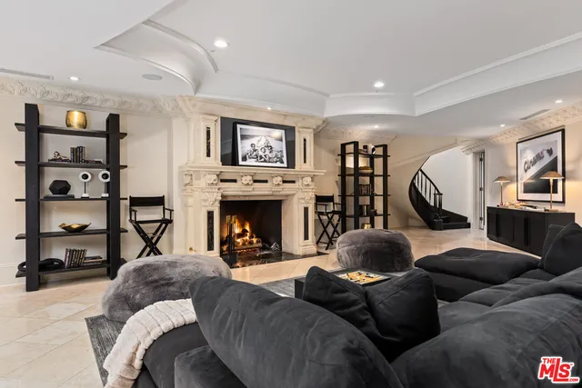 $85,000 | 1091 Laurel Way, Beverly Hills, CA 90210