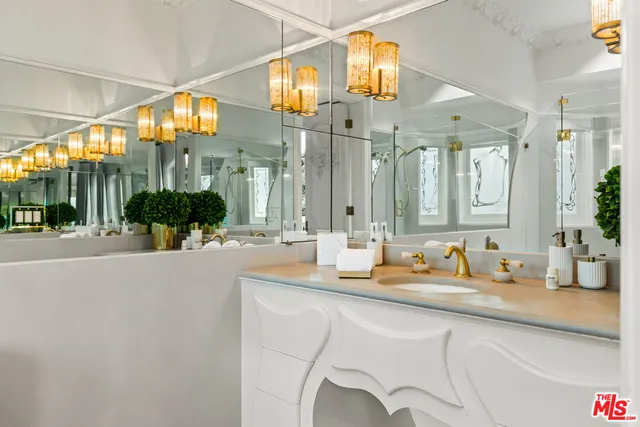 $85,000 | 1091 Laurel Way, Beverly Hills, CA 90210