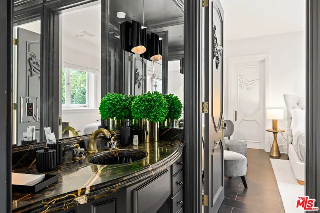 $85,000 | 1091 Laurel Way, Beverly Hills, CA 90210