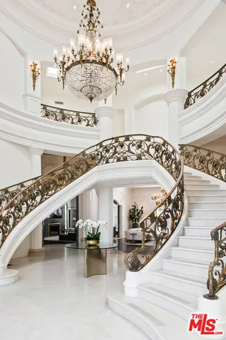 $85,000 | 1091 Laurel Way, Beverly Hills, CA 90210