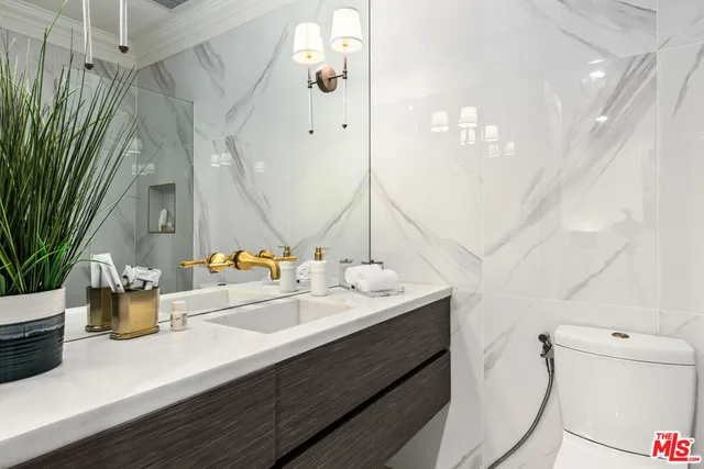 $85,000 | 1091 Laurel Way, Beverly Hills, CA 90210