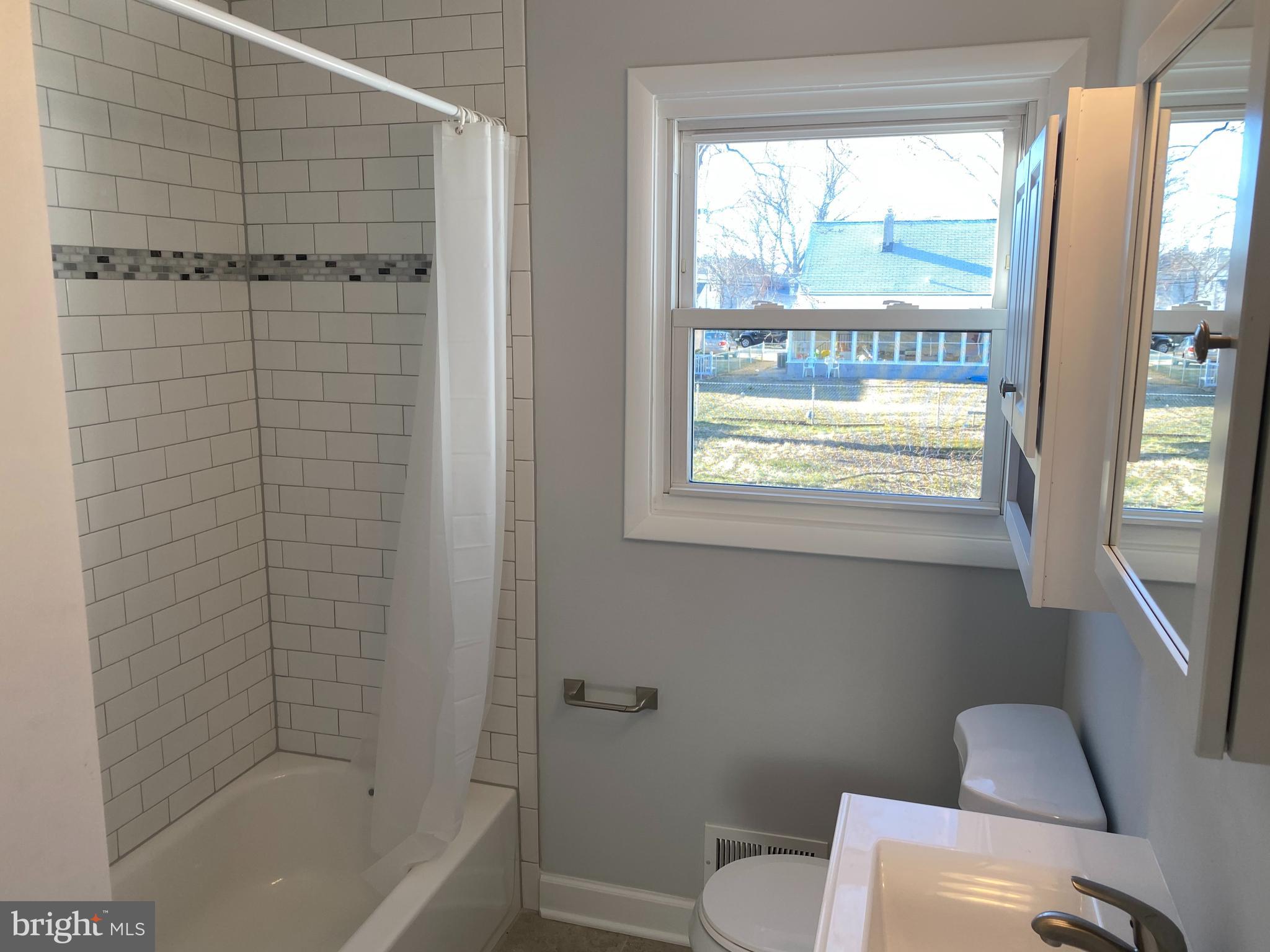 224 Wanda Road Pasadena, MD 21122 - Photo 9 of 33 Brand new Main Level Bath