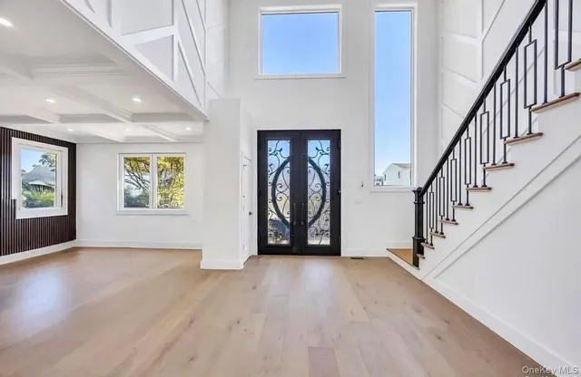 $1,499,999 | 29 Raspberry Lane, Levittown, NY 11756