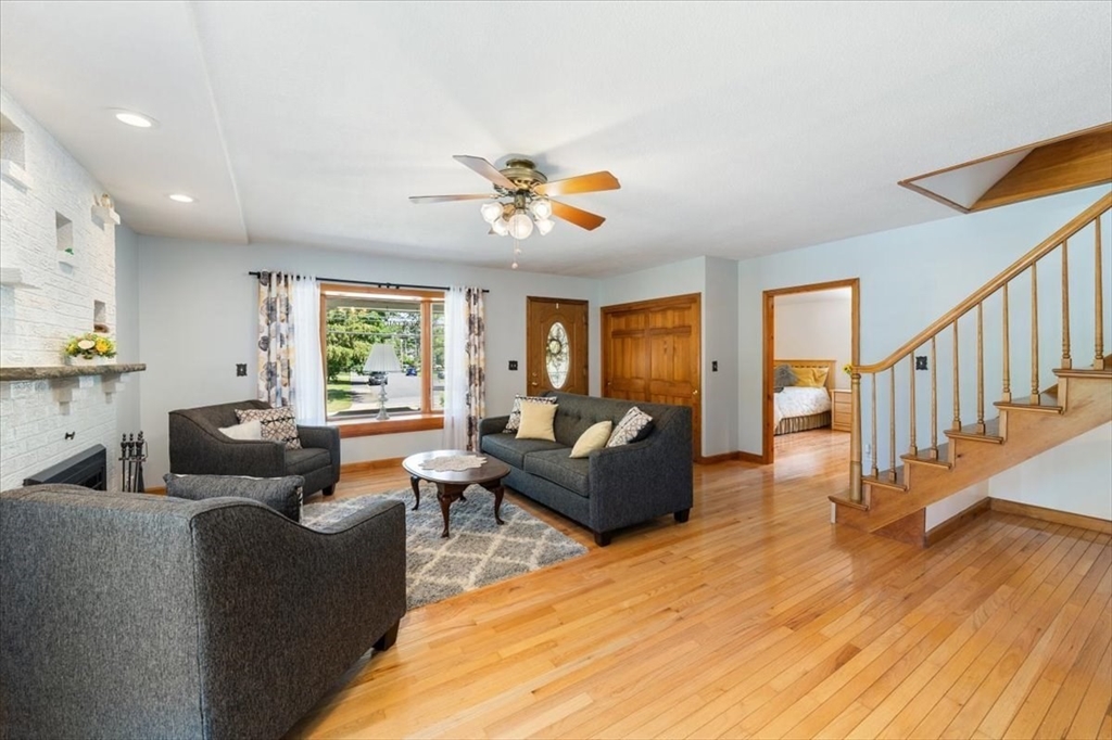 472 Potter Road Framingham, MA 01701 - Photo 4 of 42