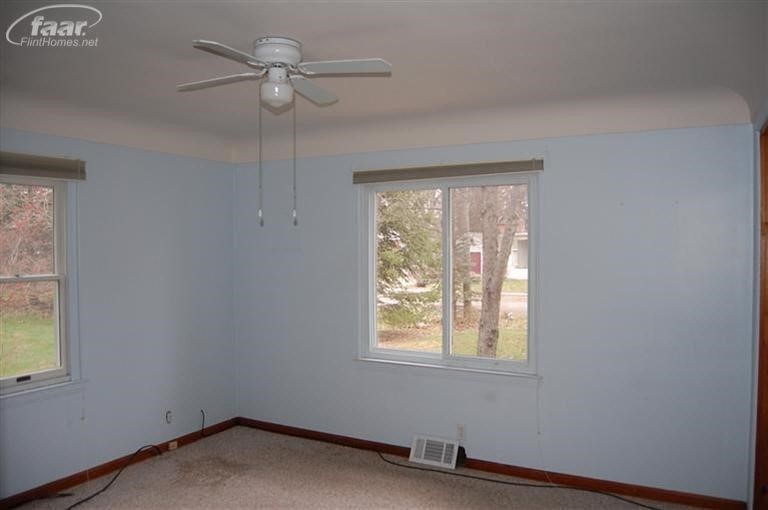 608 2nd Street Fenton, MI 48430 - Photo 11 of 15 20166510-10.JPG