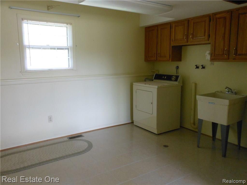 7092 East Holly Road Holly, MI 48442 - Photo 22 of 54 DSCN3178 (2).JPG