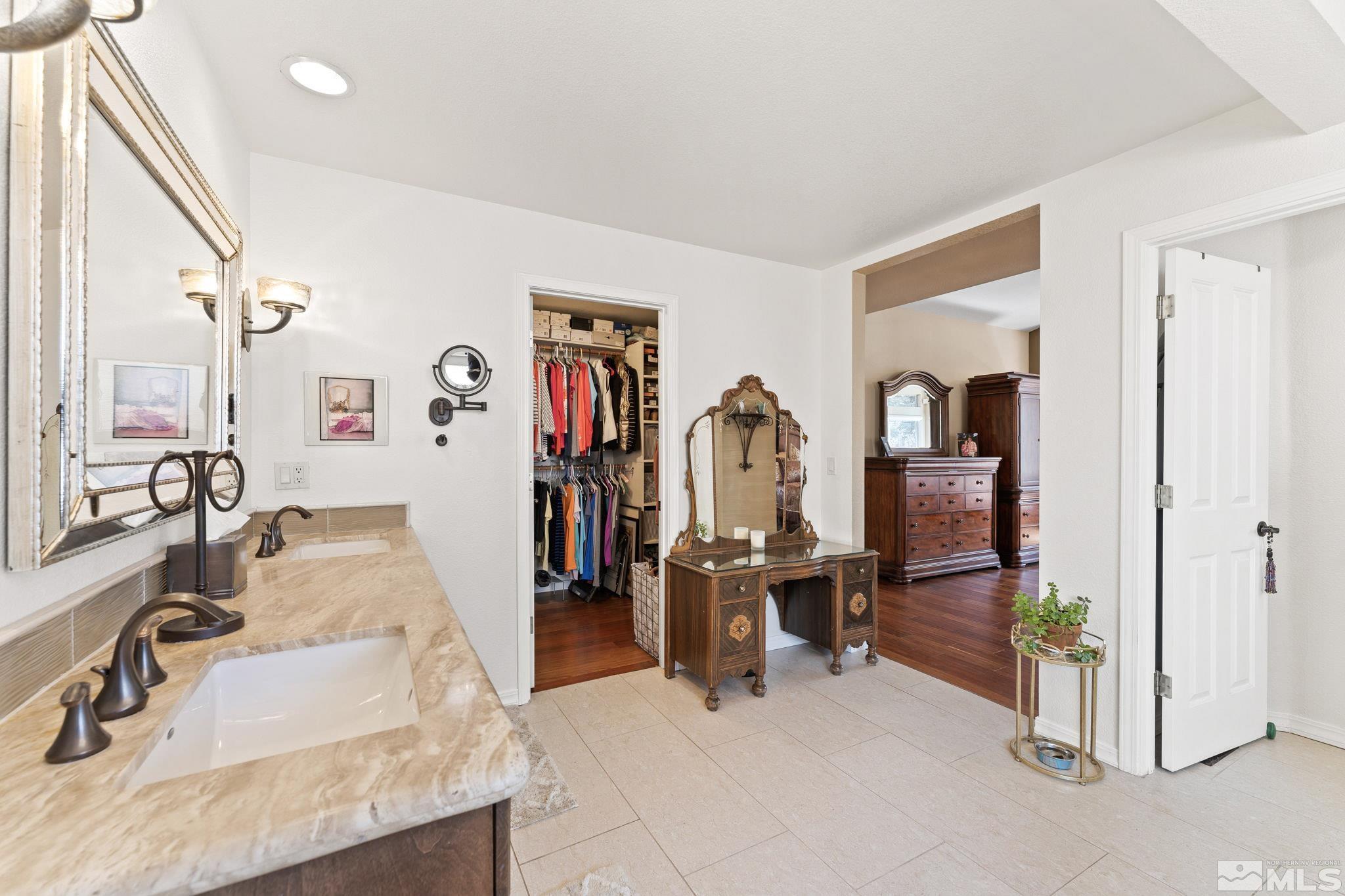 6444 Brookview Circle Reno, NV 89519 - Photo 17 of 32 a view of a living room