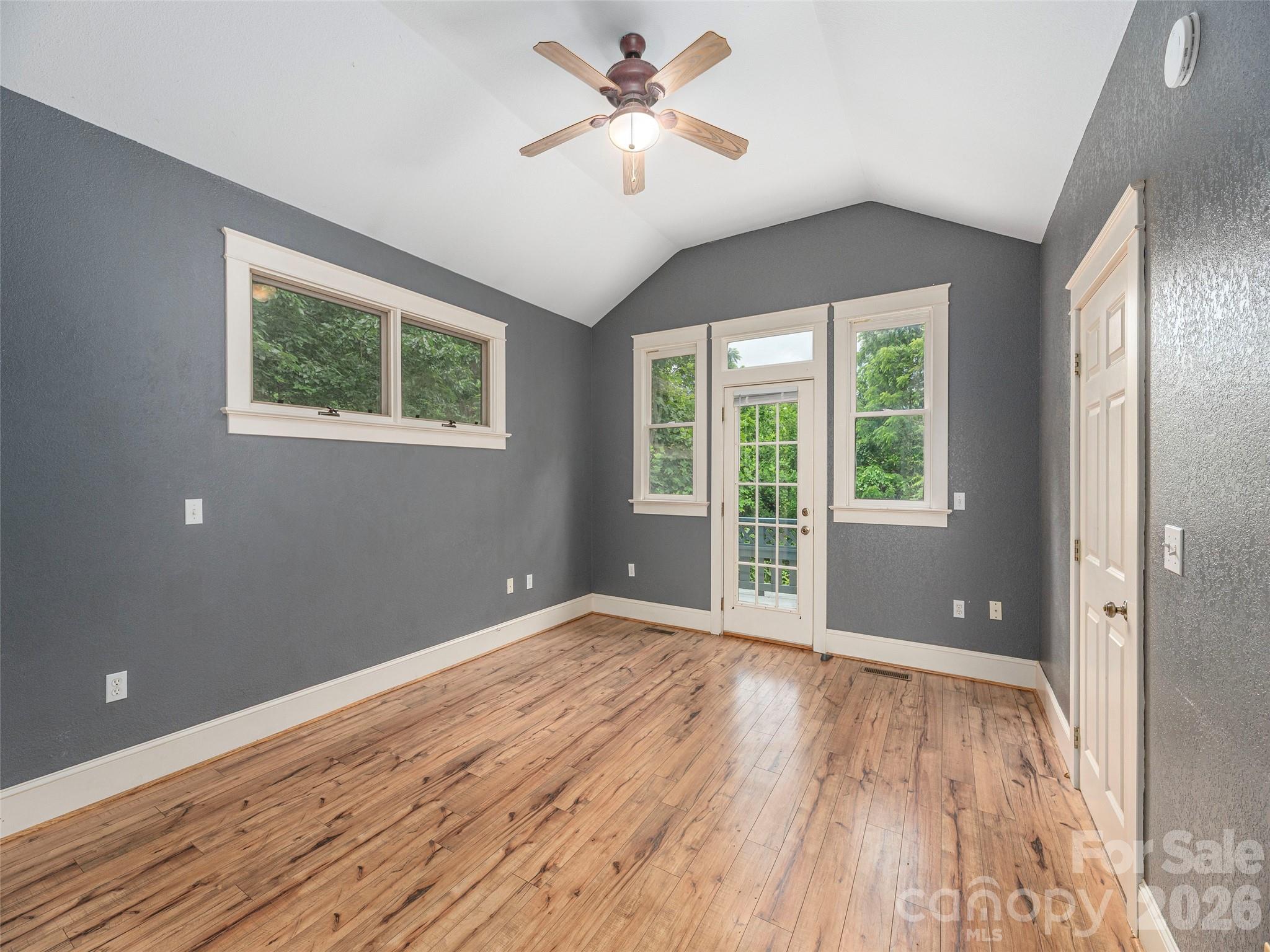 136 Assembly Street Waynesville, NC 28786 - Photo 16 of 36