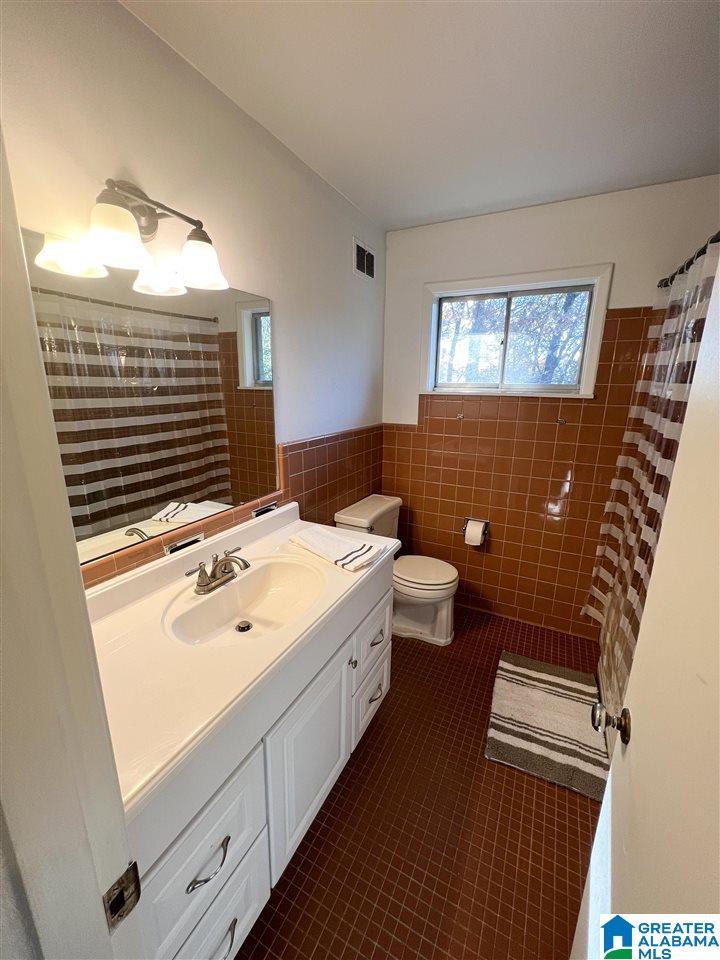 921 Barnisdale Road Birmingham, AL 35235 - Photo 7 of 12