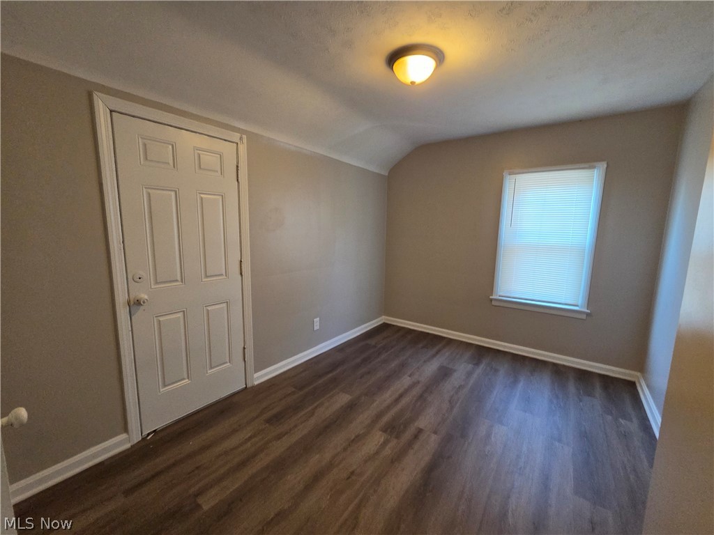 994 Yellowstone Road Cleveland, OH 44121 - Photo 7 of 12
