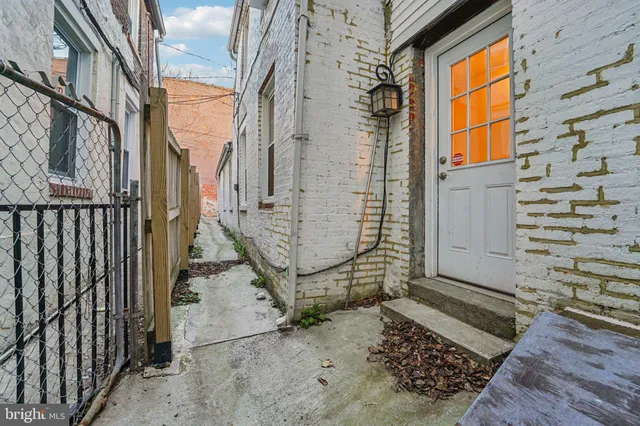 $2,500 | 31 South Ann Street, Baltimore, MD 21231