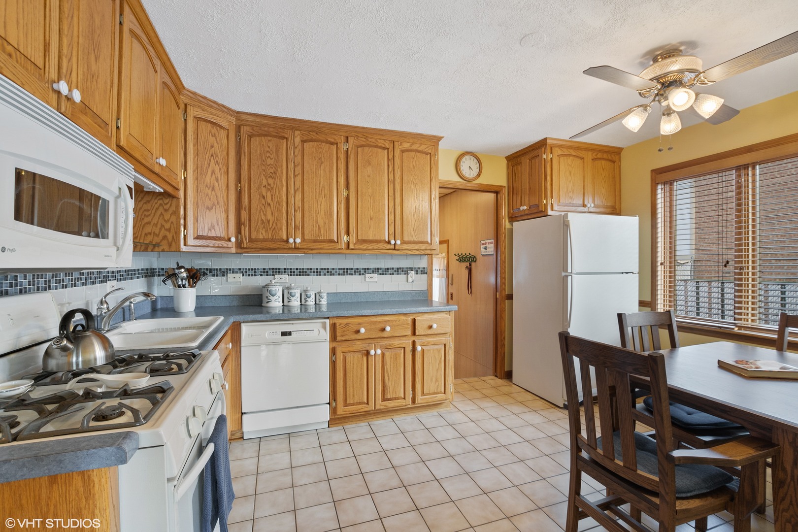 10937 Parkside Avenue Chicago Ridge, IL 60415 - Photo 5 of 16
