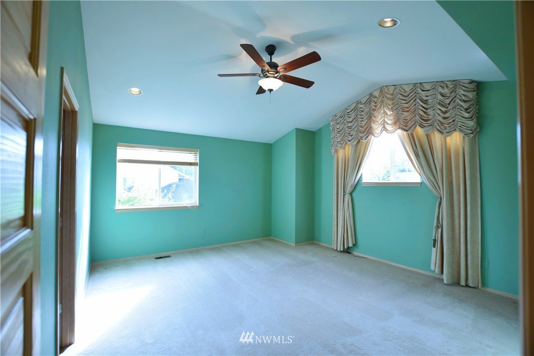752 Bremerton Place Northeast Renton, WA 98059 - Photo 11 of 21 Gallery Image 11