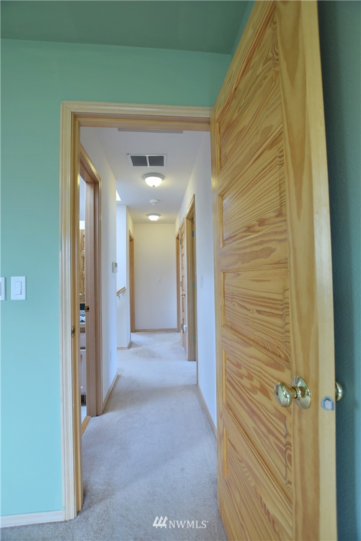 752 Bremerton Place Northeast Renton, WA 98059 - Photo 18 of 21 Gallery Image 18