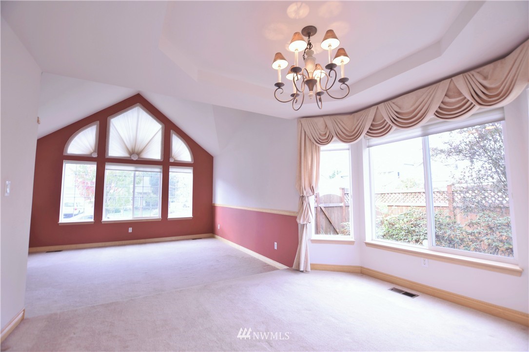 752 Bremerton Place Northeast Renton, WA 98059 - Photo 3 of 21 Gallery Image 3