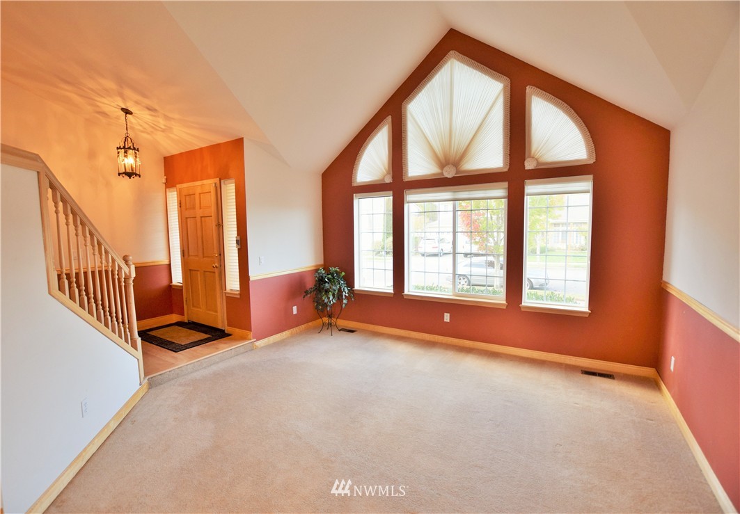 752 Bremerton Place Northeast Renton, WA 98059 - Photo 4 of 21 Gallery Image 4