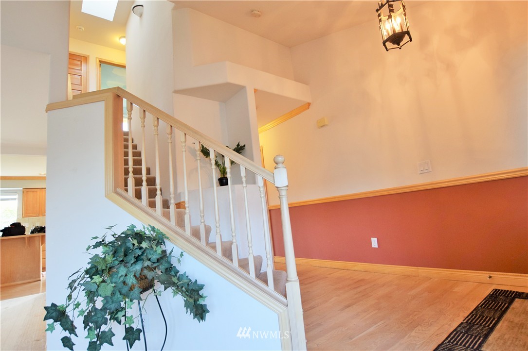 752 Bremerton Place Northeast Renton, WA 98059 - Photo 6 of 21 Gallery Image 6