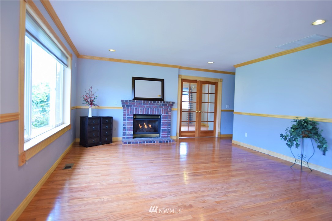 752 Bremerton Place Northeast Renton, WA 98059 - Photo 7 of 21 Gallery Image 7