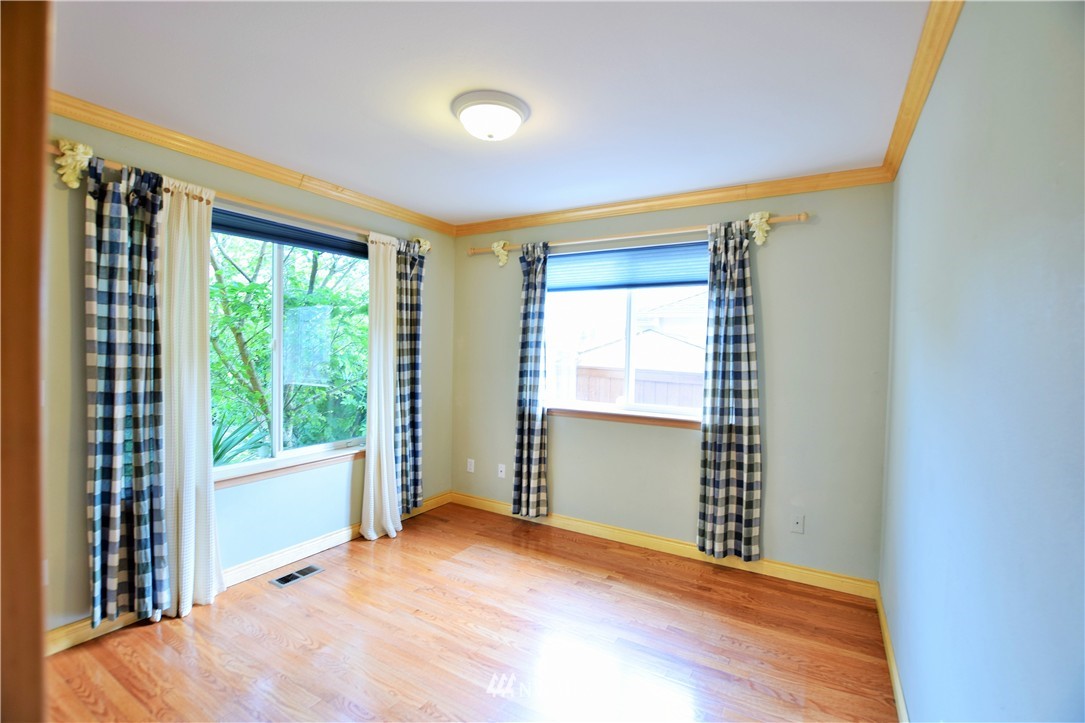 752 Bremerton Place Northeast Renton, WA 98059 - Photo 8 of 21 Gallery Image 8