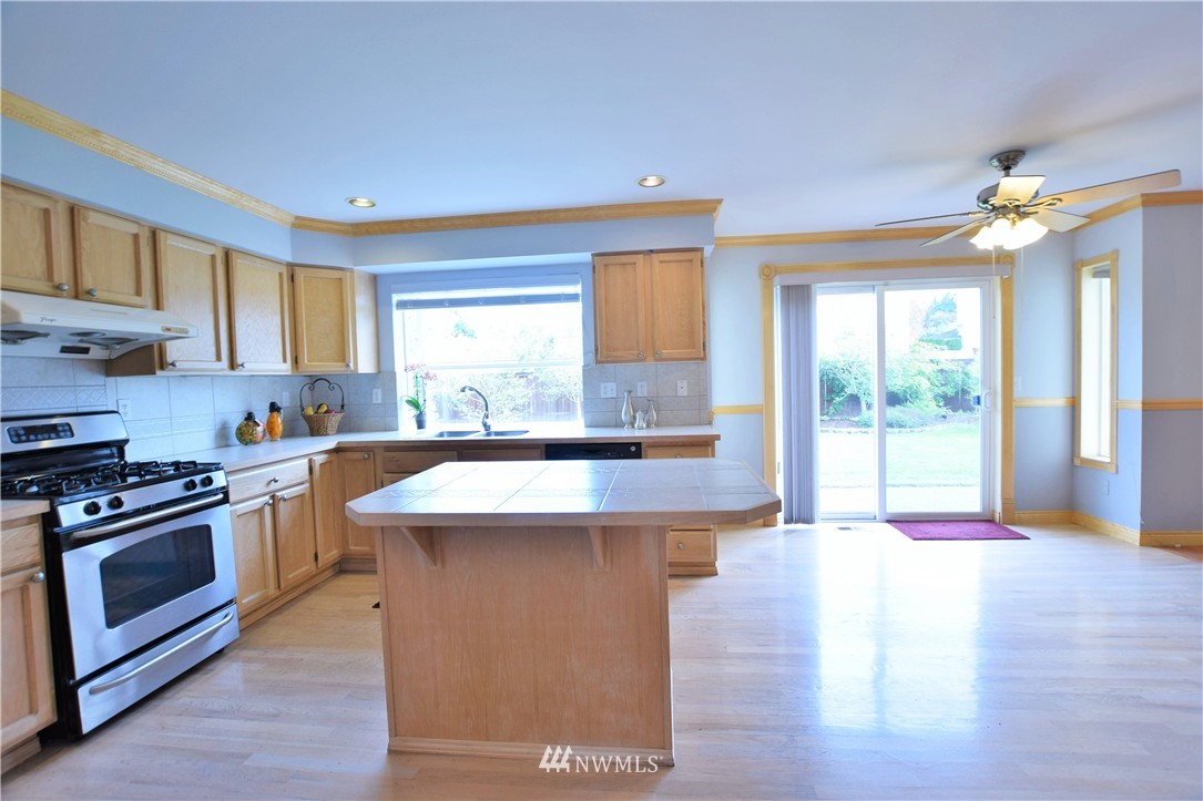 752 Bremerton Place Northeast Renton, WA 98059 - Photo 10 of 21 Gallery Image 10