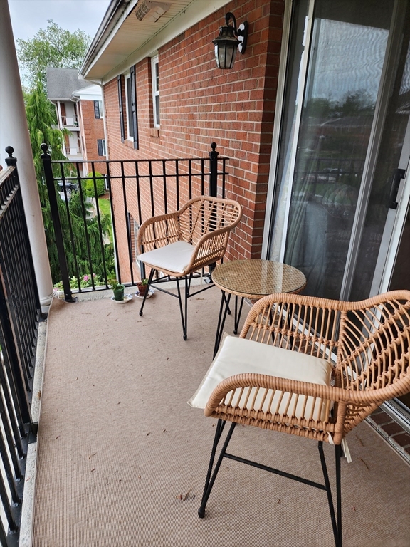 6 April Lane, Unit 33 Lexington, MA 02421 - Photo 4 of 12