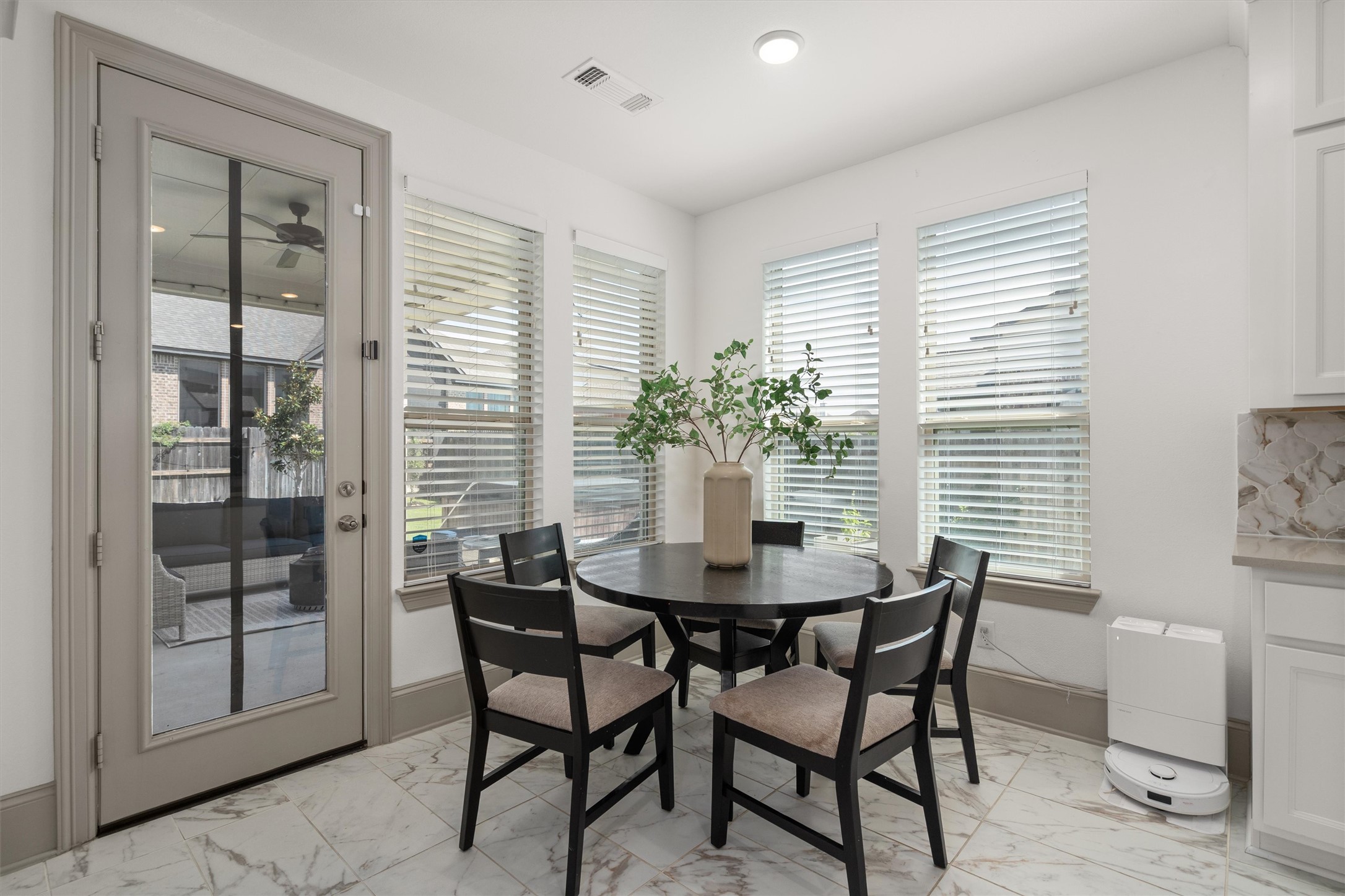 209 Rio Ranchero Road Georgetown, TX 78628 - Photo 6 of 37 Breakfast nook