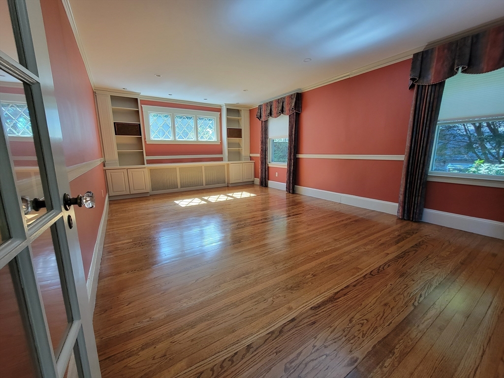 18 Tappan Road Wellesley, MA 02482 - Photo 10 of 28