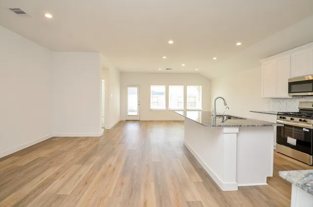 $2,400 | 2530 Ocean Jasper Drive, Iowa Colony, TX 77583