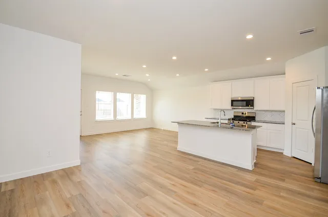 $2,400 | 2530 Ocean Jasper Drive, Iowa Colony, TX 77583