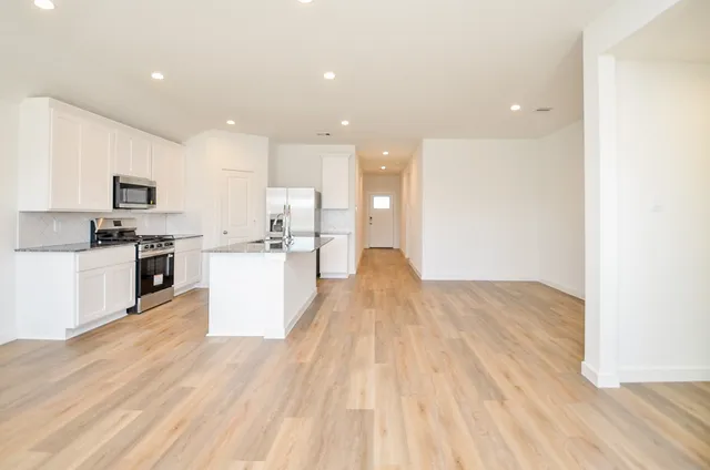 $2,400 | 2530 Ocean Jasper Drive, Iowa Colony, TX 77583