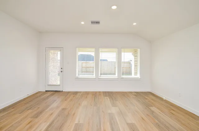 $2,400 | 2530 Ocean Jasper Drive, Iowa Colony, TX 77583