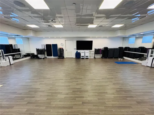 $1,095,000 | 4779 Collins Avenue, Unit 2106, Miami Beach, FL 33140