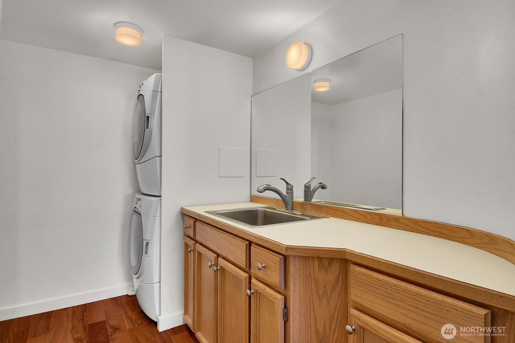 1111 Harbor Avenue Southwest, Unit 500 Seattle, WA 98116 - Photo 31 of 40