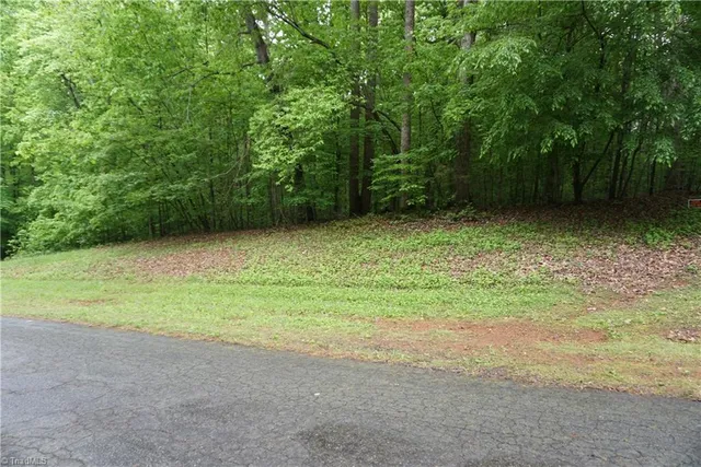$65,000 | 1 Woodridge Lane, Yadkinville, NC 27055