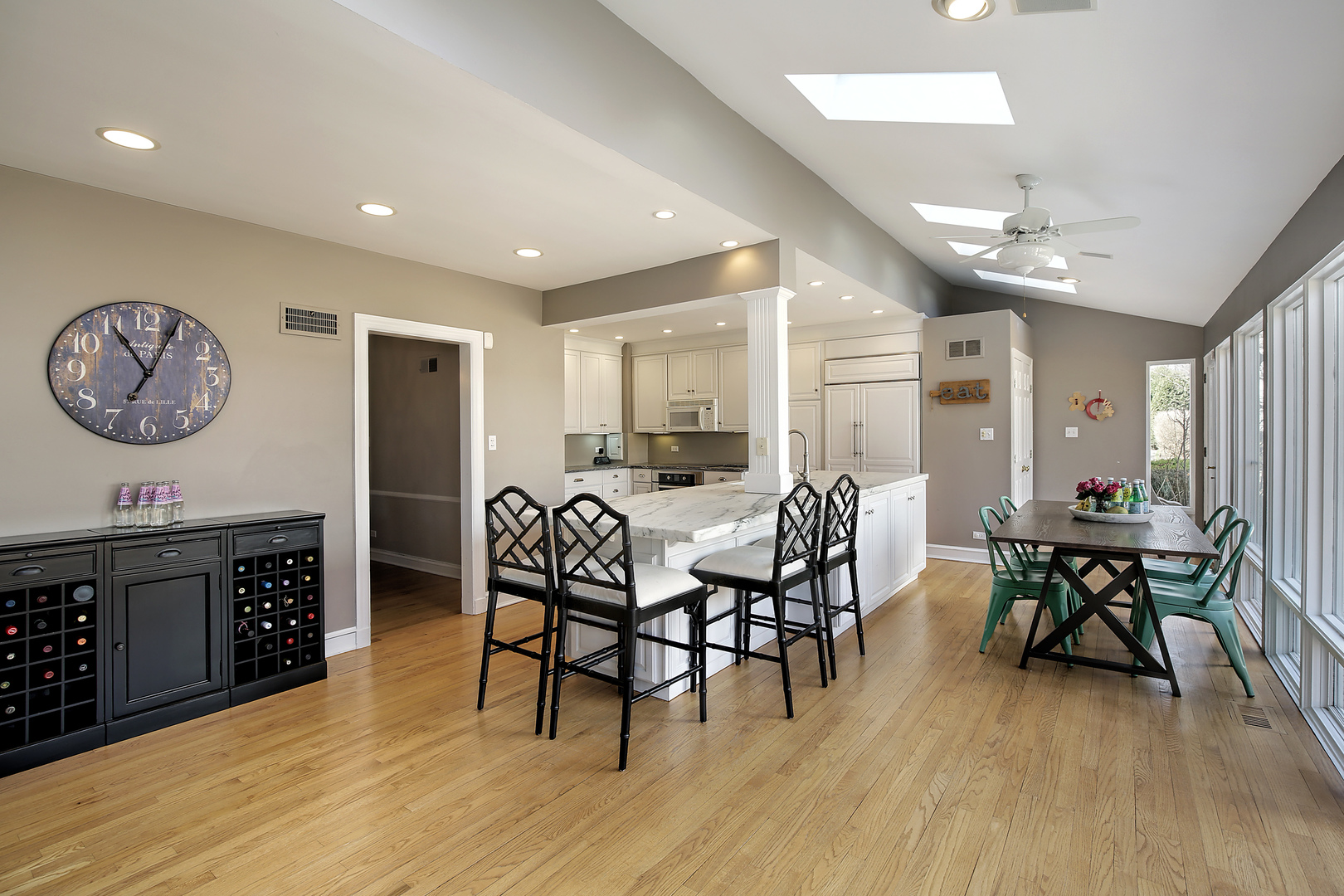1028 Pawnee Road Wilmette, IL 60091 - Photo 4 of 29