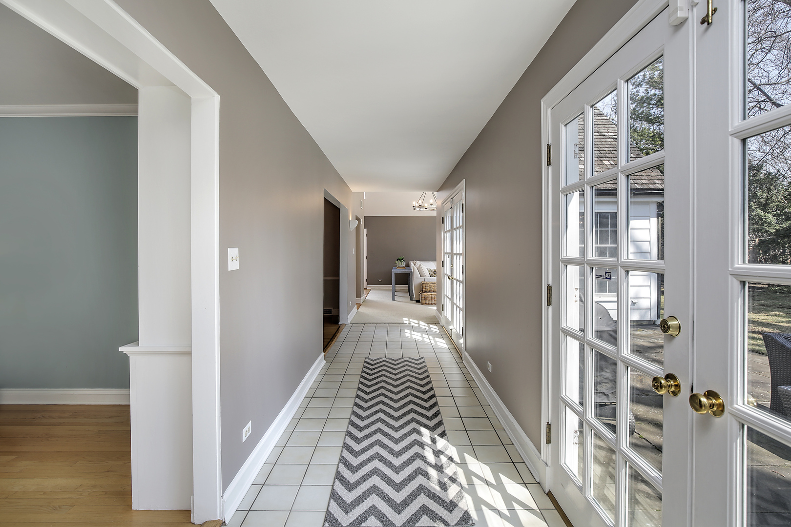 1028 Pawnee Road Wilmette, IL 60091 - Photo 8 of 29