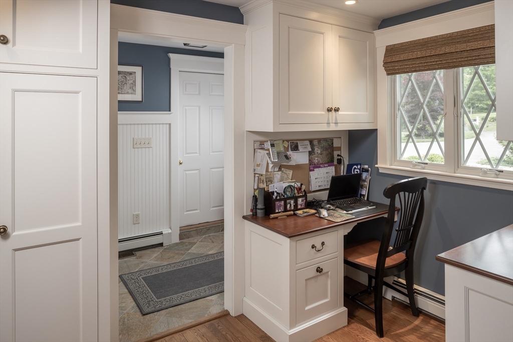 12 Rockwood Road Hingham, MA 02043 - Photo 5 of 40