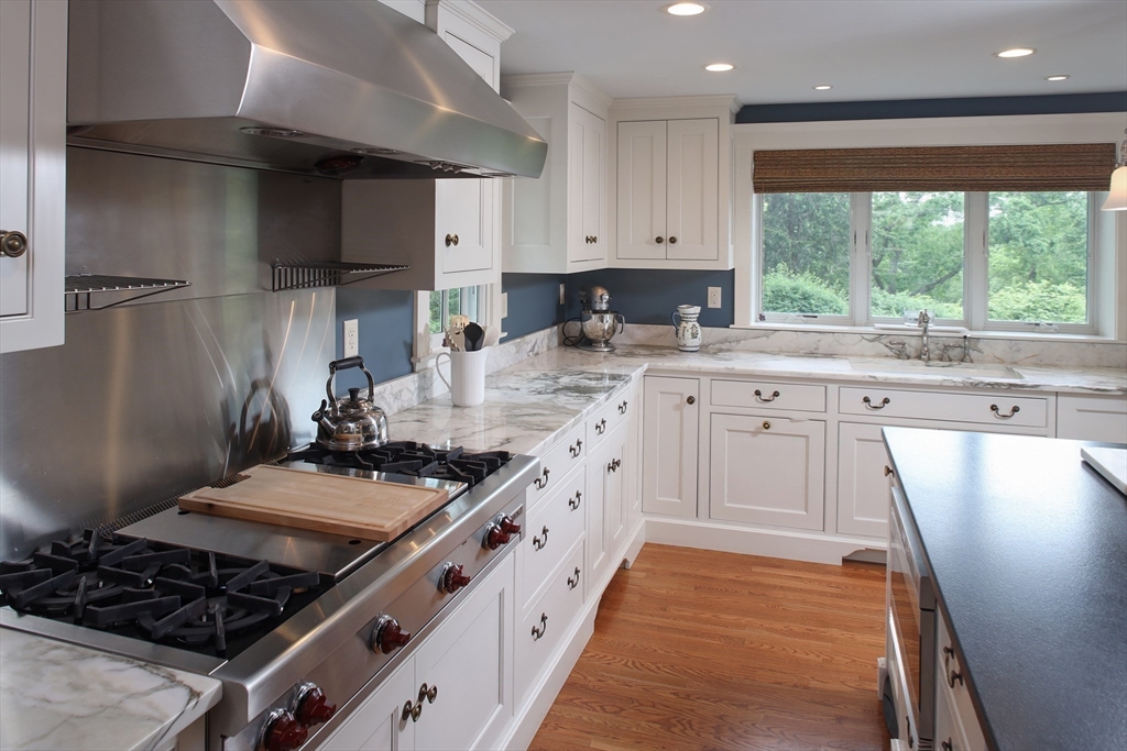 12 Rockwood Road Hingham, MA 02043 - Photo 7 of 40