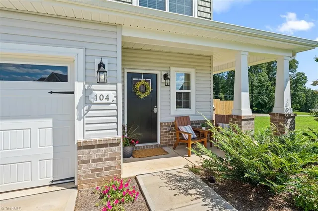 $423,500 | 104 Red Maple Way, King, NC 27021
