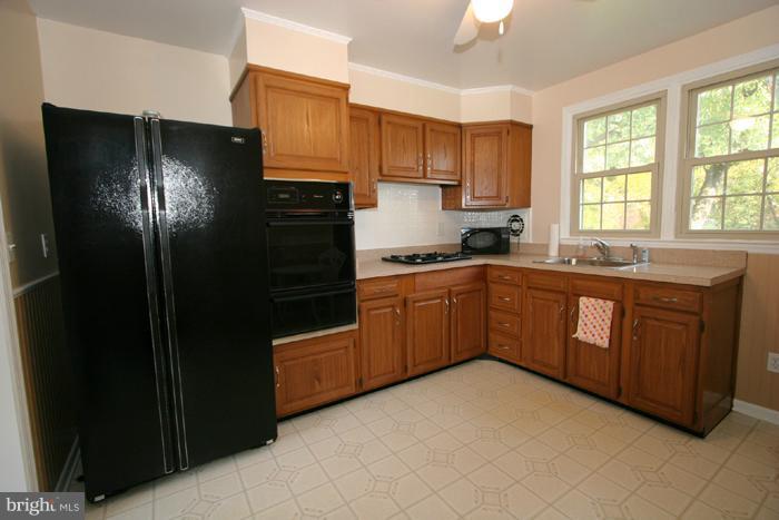 5525 Heatherwood Road Halethorpe, MD 21227 - Photo 2 of 15 Kitchen