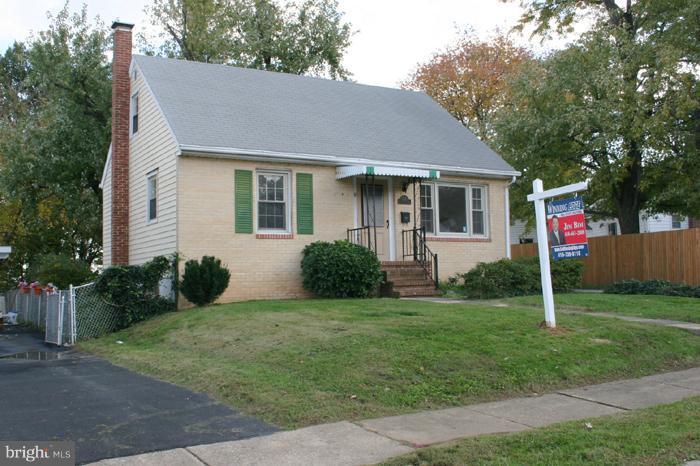5525 Heatherwood Road Halethorpe, MD 21227 - Photo 15 of 15 Exterior (Front)
