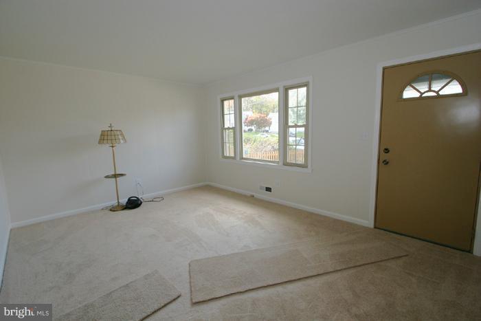 5525 Heatherwood Road Halethorpe, MD 21227 - Photo 4 of 15 Living Room