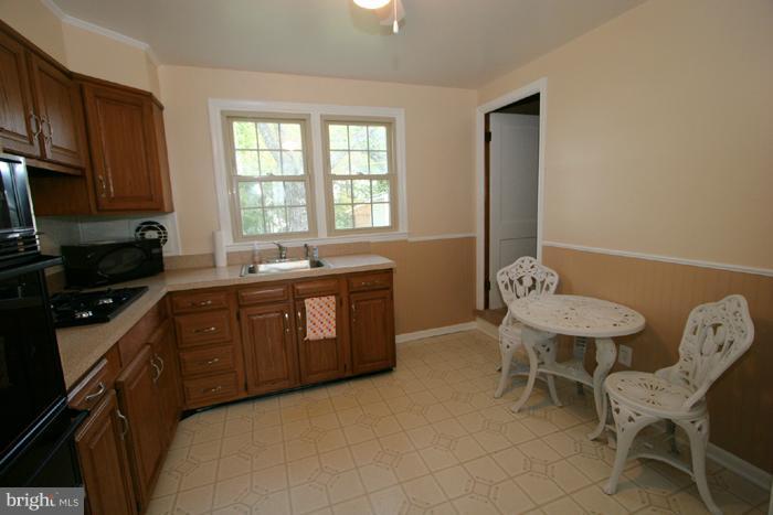 5525 Heatherwood Road Halethorpe, MD 21227 - Photo 8 of 15 Kitchen