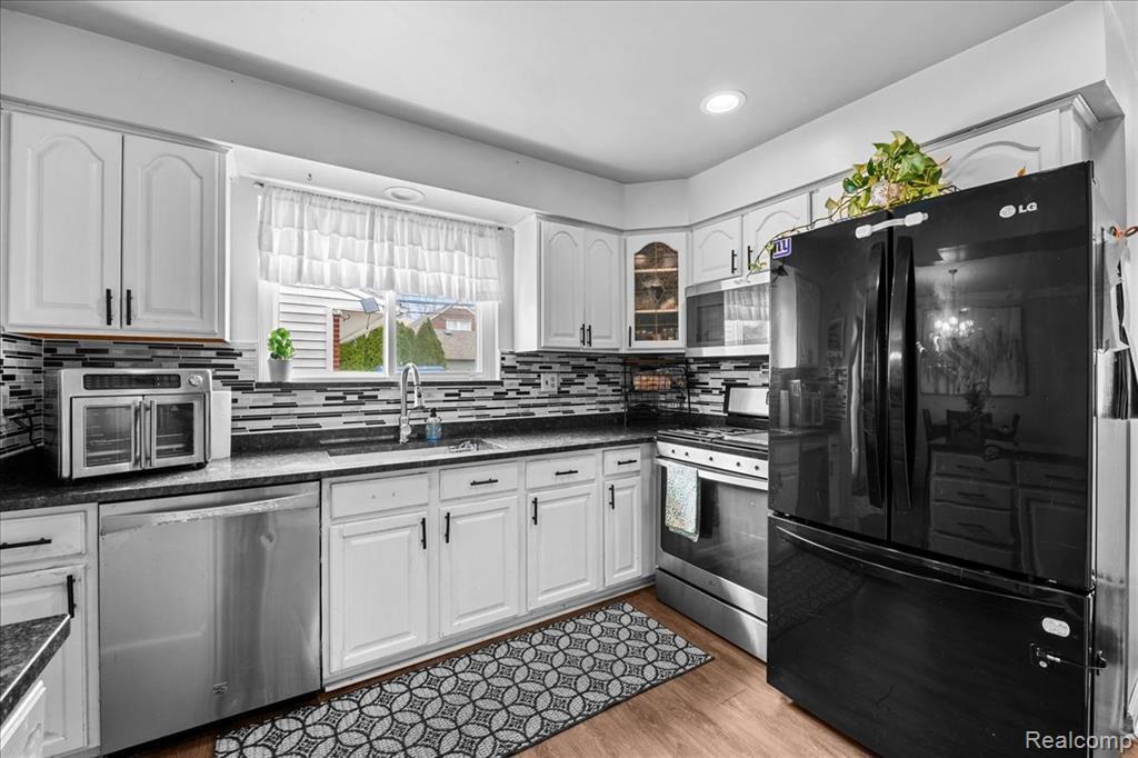 6716 Rosedale Boulevard Allen Park, MI 48101 - Photo 10 of 31 GetMedia-9