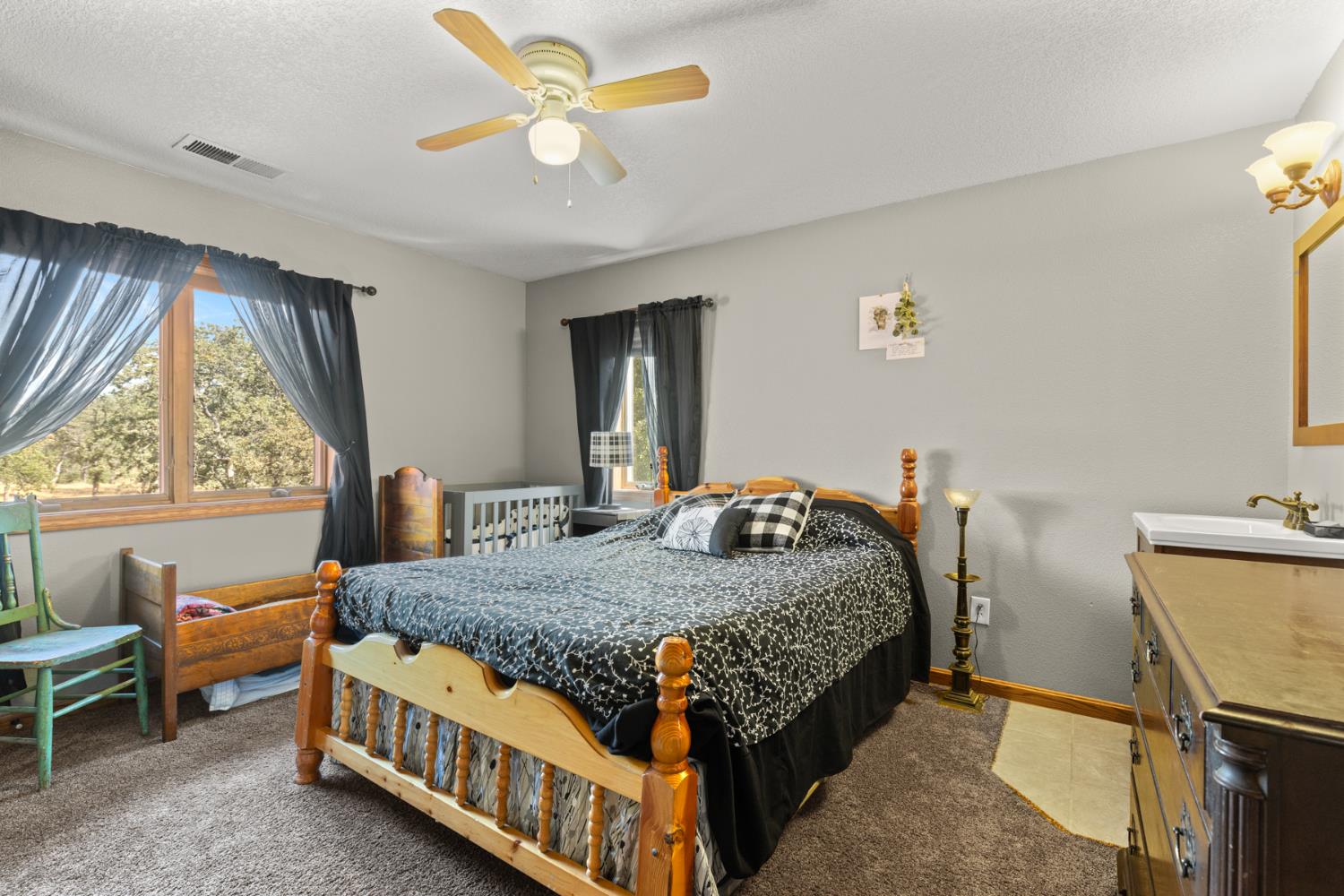 45 Lighthouse Lane Bangor, CA 95901 - Photo 21 of 63 a bedroom with a bed and a table in it